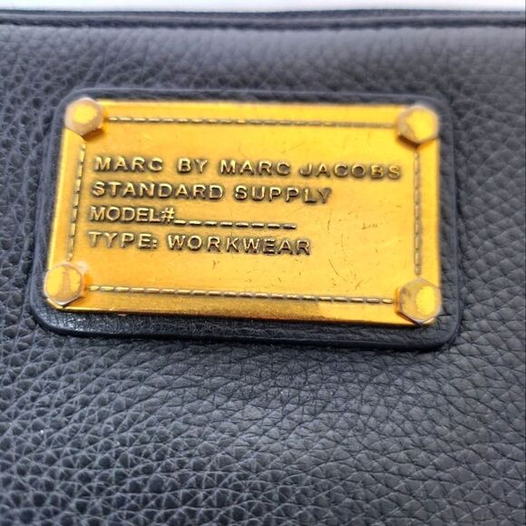 Marc By Marc Jacobs Leather Zip Around Wallet Black 7.25x3.5 - Picture 2 of 9